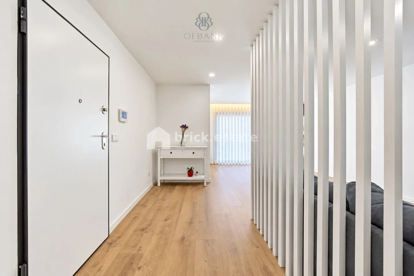 T3 Semi-Novo com Terraço, Varanda e Garagem - foto 2